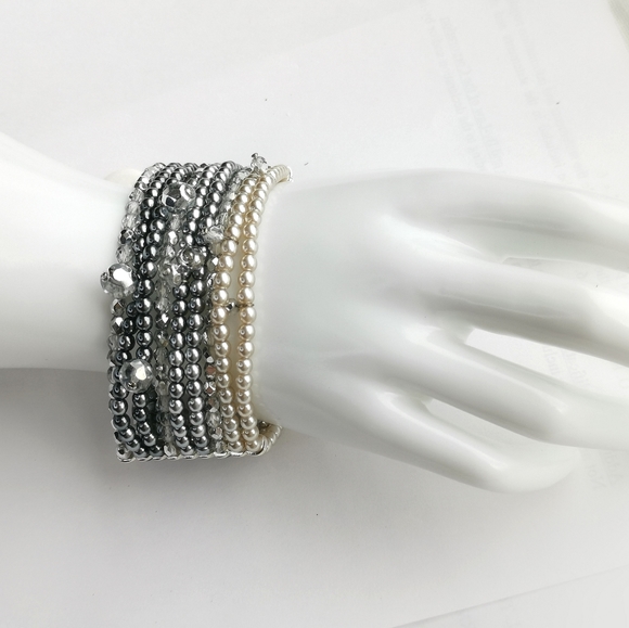 New, stretch grey Swarovski Pearl cuff bracelet - Picture 3 of 3